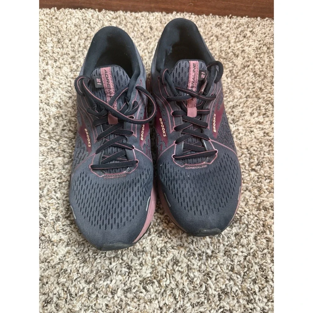 Brooks Adrenaline GTS 21 Women Size 11 Gray Running Shoes Gym Comfort Sneaker